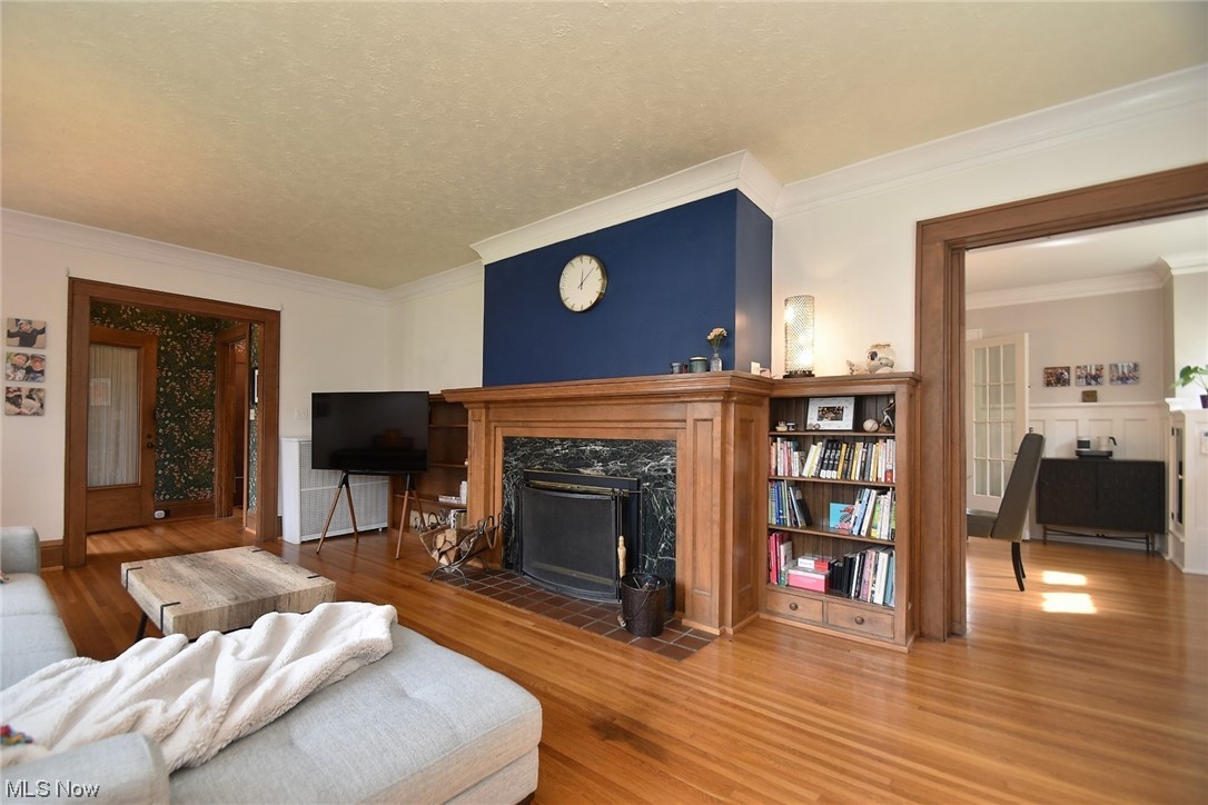 2637 Dartmoor Road Cleveland, OH 44118 - Photo 4 of 35