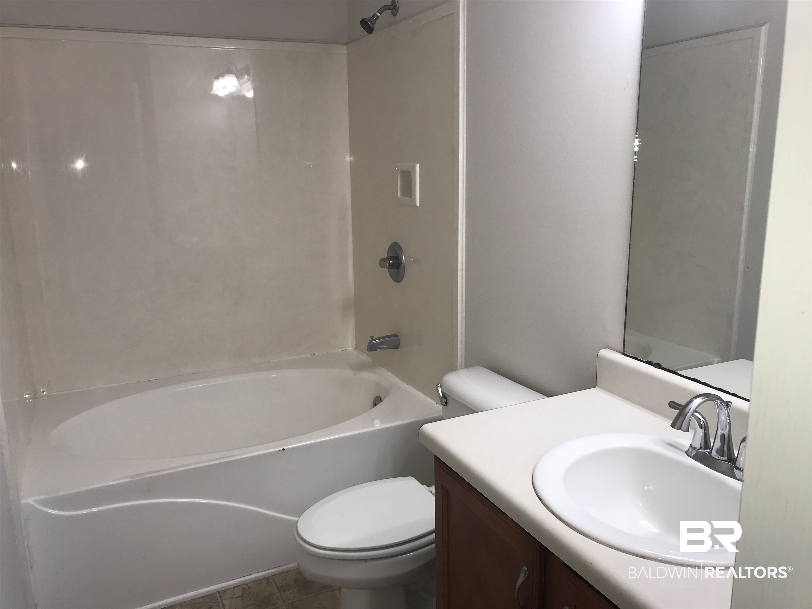 7694 Broome Court Theodore, AL 36582 - Photo 10 of 19 Master Bath