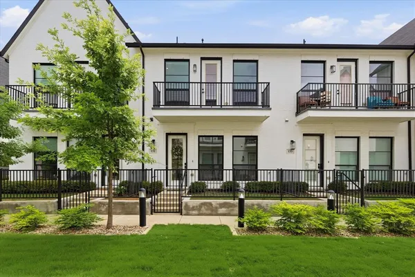 $349,900 | 131 Garden Court East, Arlington, TX 76013