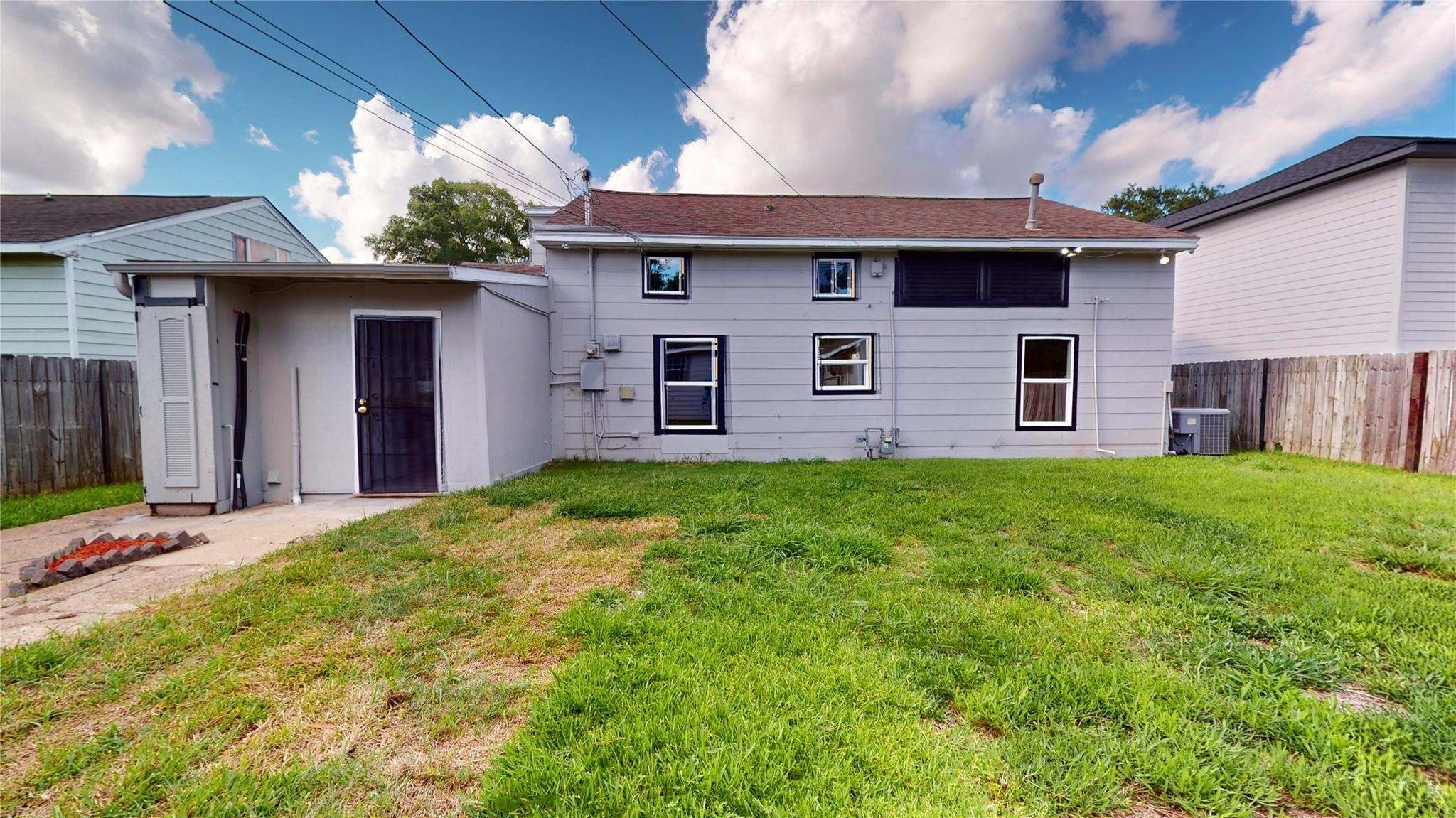 3806 Cosby Street Houston, TX 77021 - Photo 37 of 48 a front view of a house with garden