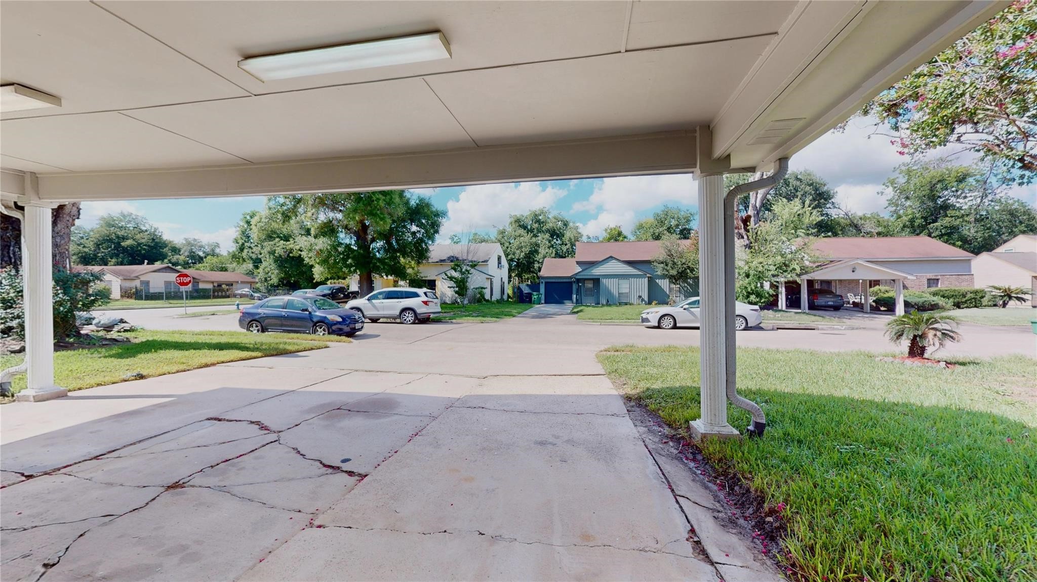 3806 Cosby Street Houston, TX 77021 - Photo 4 of 48 a view of a park with potted plants