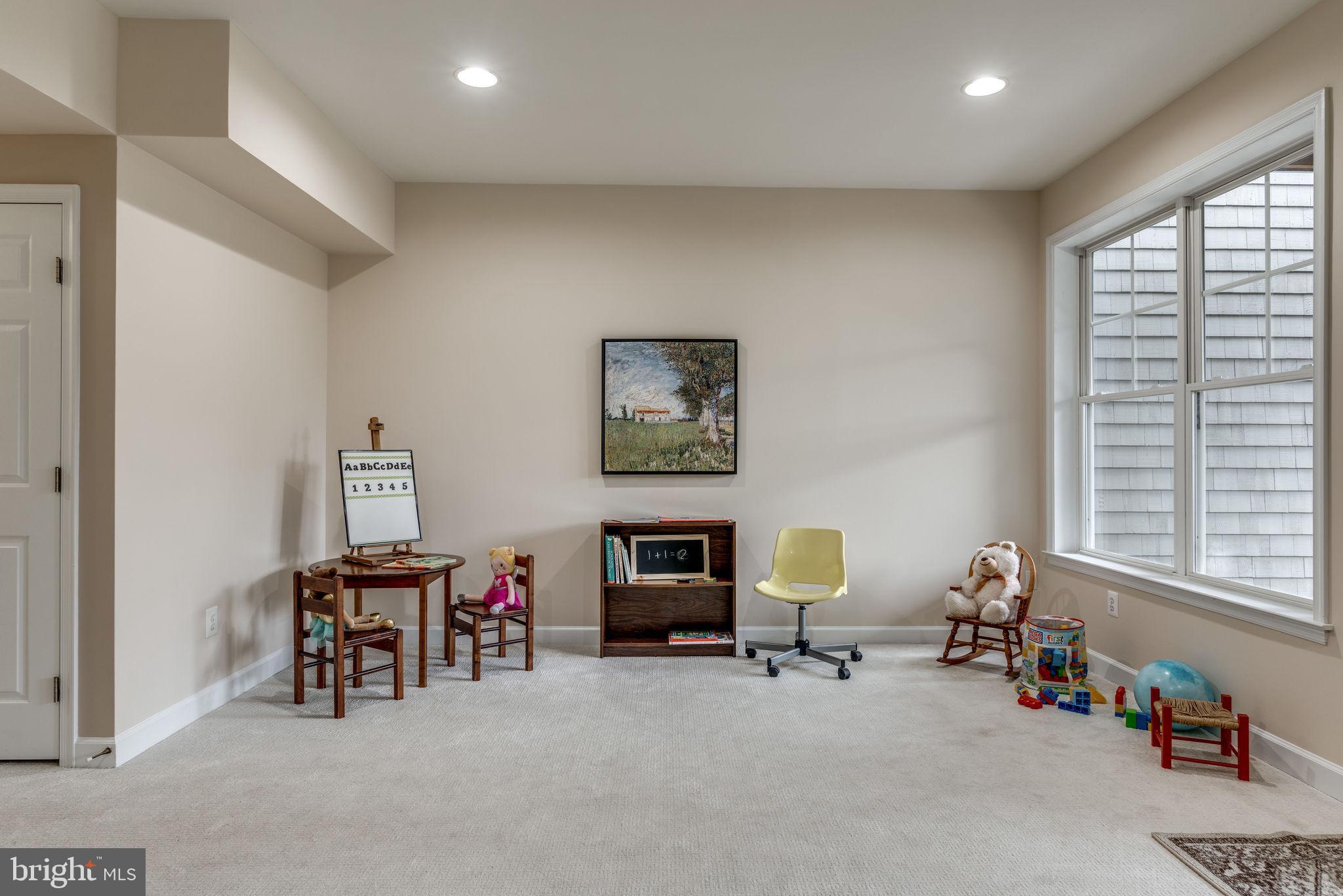 11119 Little Compton Drive Reston, VA 20191 - Photo 10 of 87 Great spot for play or home school area.