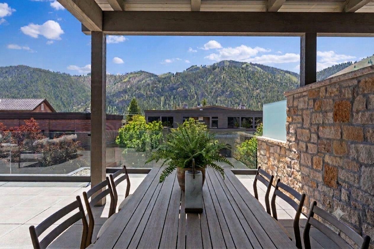 460 North Main Street, Unit 302 Ketchum, ID 83340 - Photo 20 of 23 Outdoor Table