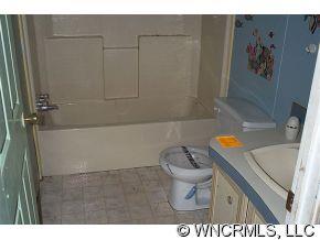 99 Johnny Marlow Road Fairview, NC 28730 - Photo 7 of 12 Gallery Image 7