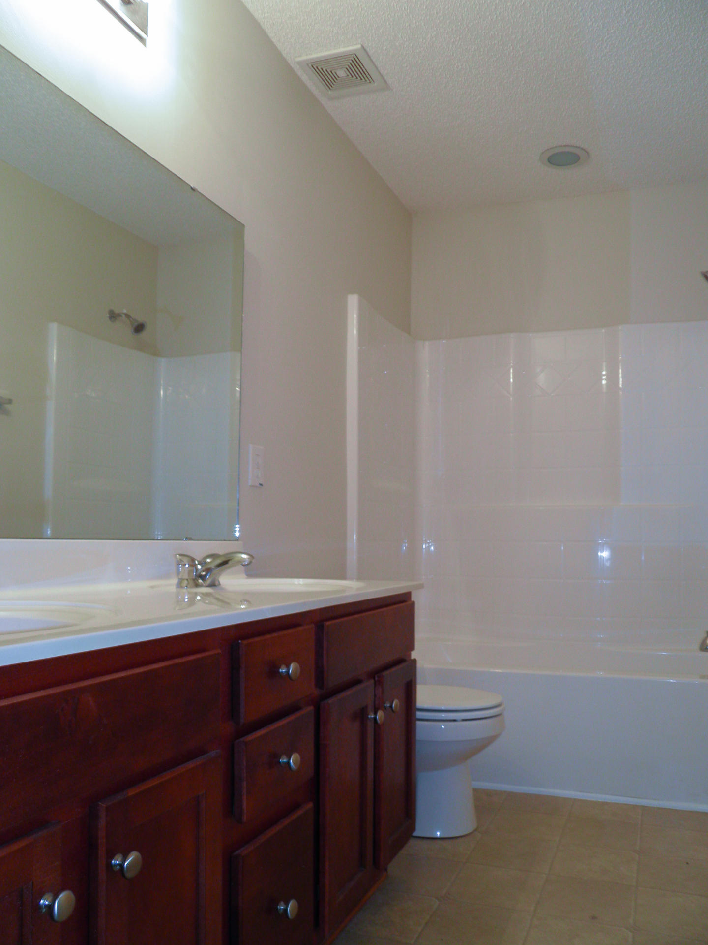 1146 Deerberry Road Hanahan, SC 29410 - Photo 12 of 15 Bathroom
