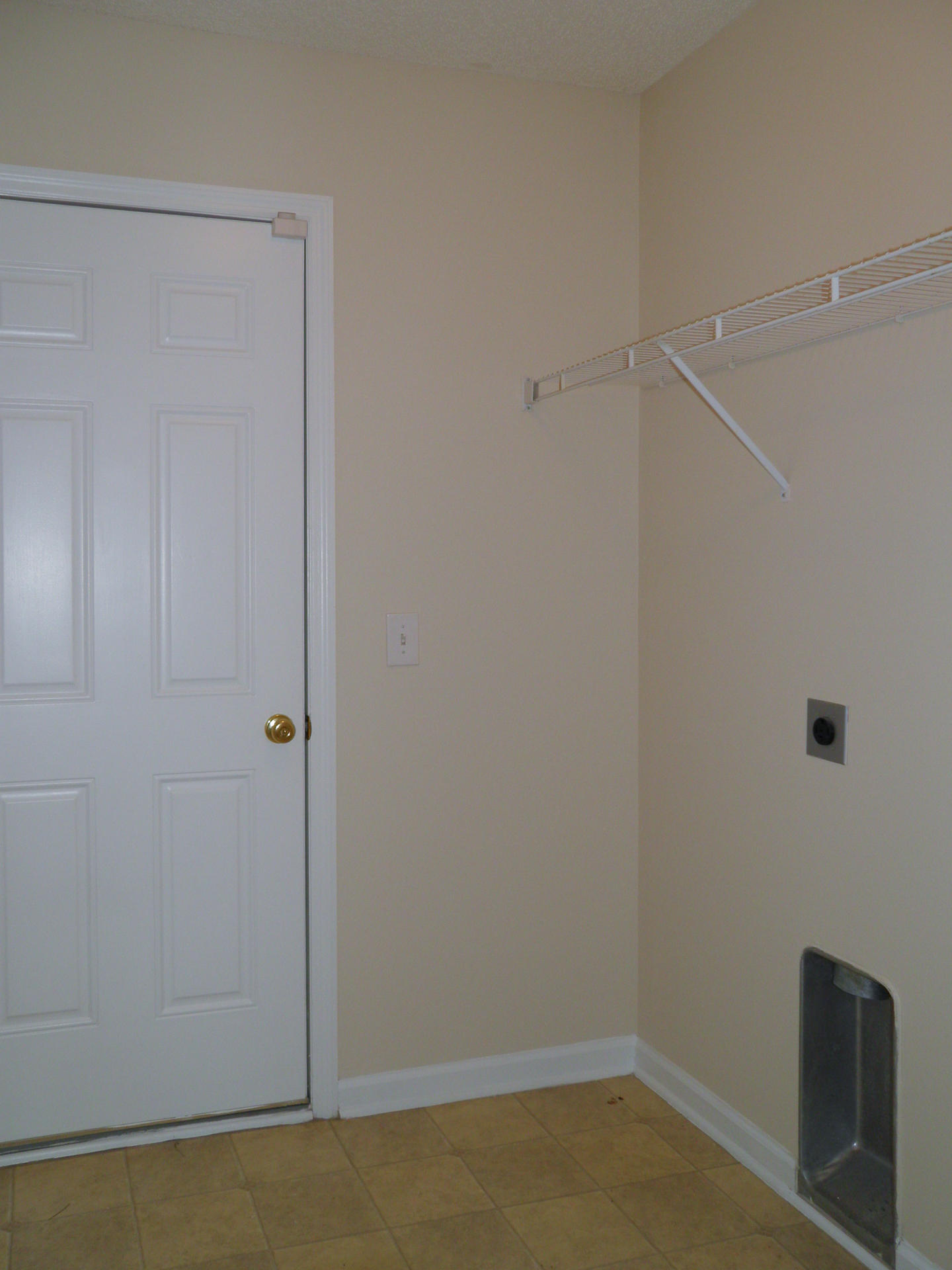 1146 Deerberry Road Hanahan, SC 29410 - Photo 14 of 15 Laundry Room