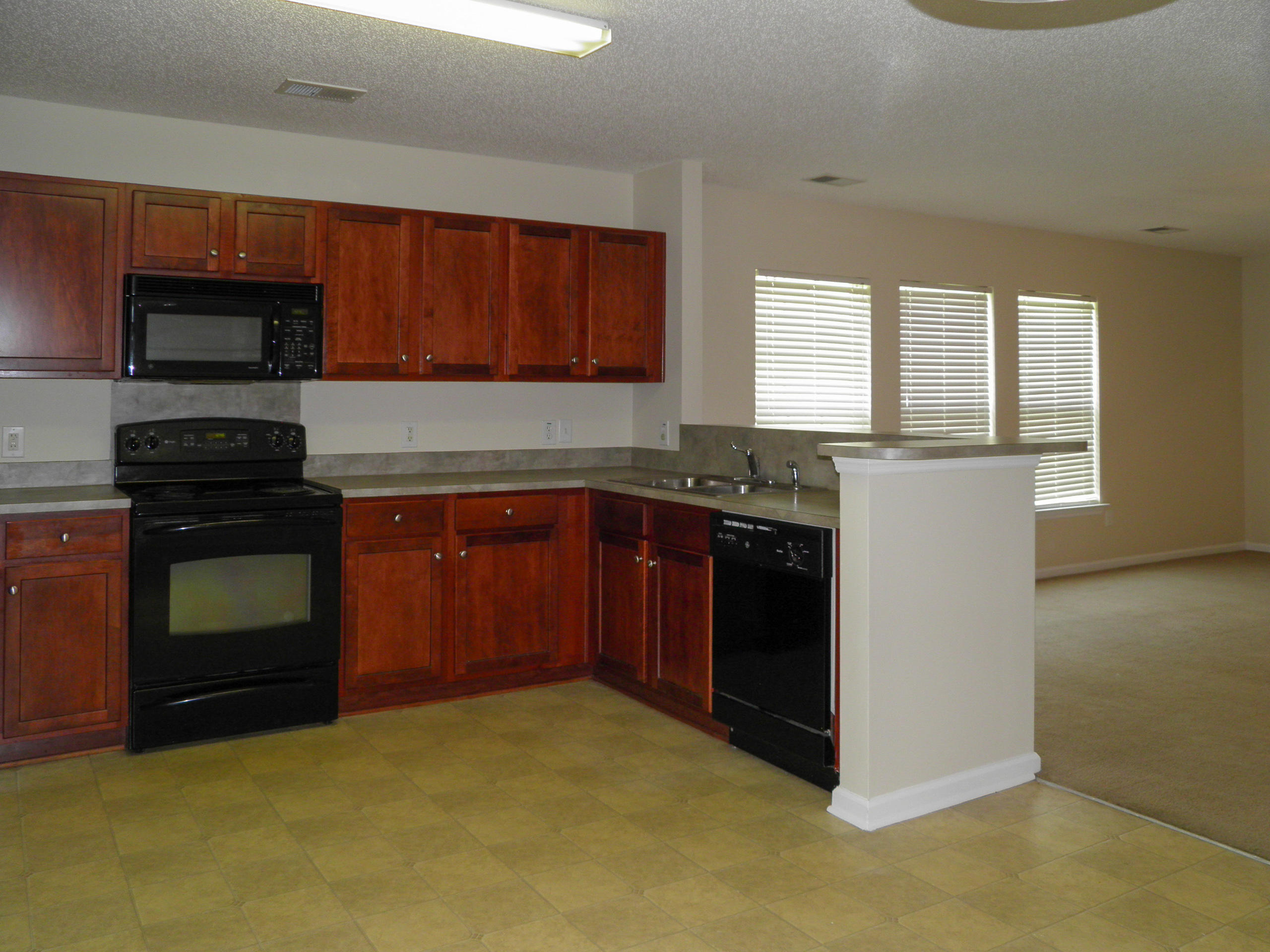 1146 Deerberry Road Hanahan, SC 29410 - Photo 4 of 15 Kitchen