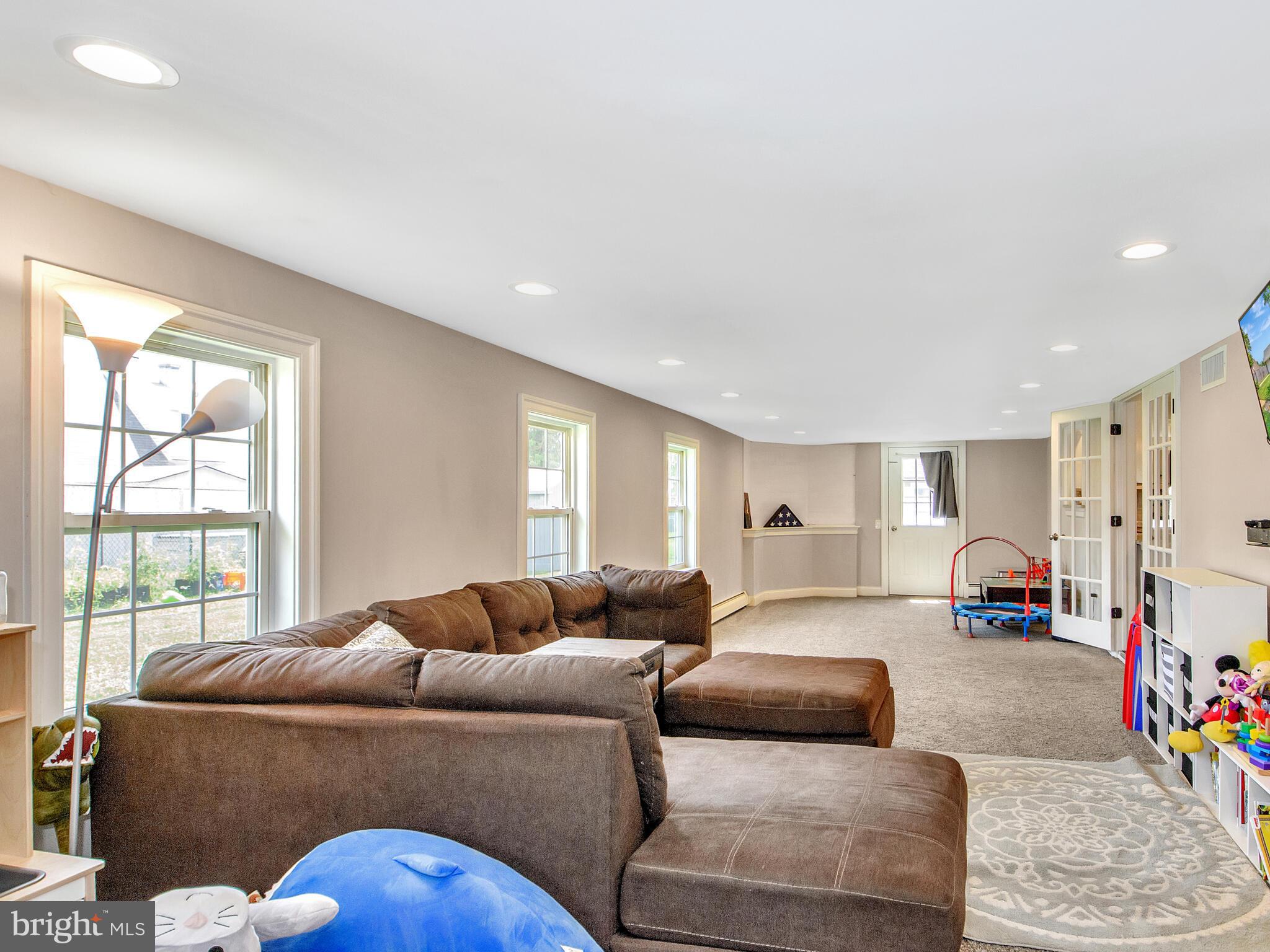 42 Umber Road Levittown, PA 19056 - Photo 11 of 19 Gallery Image 11