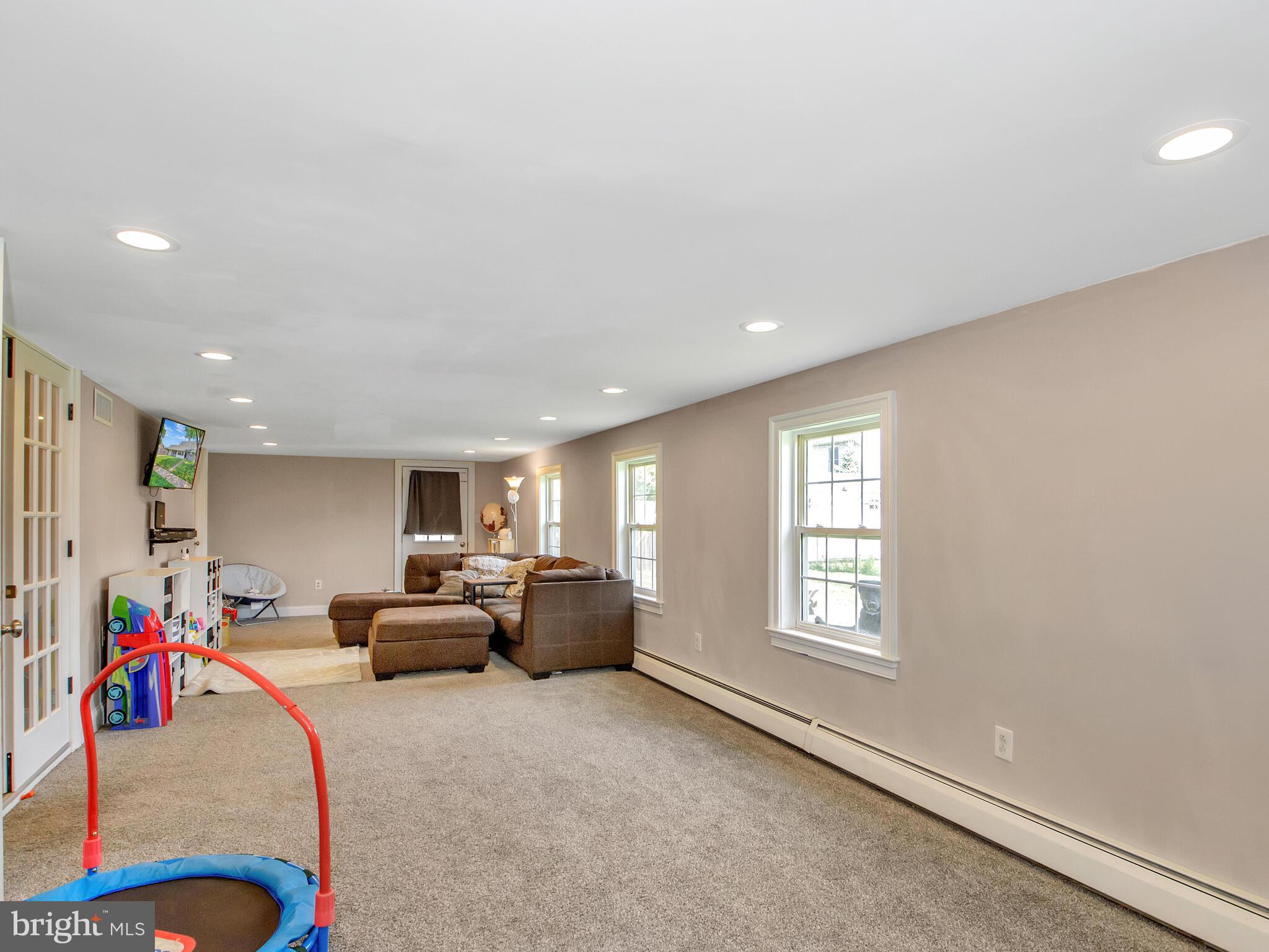 42 Umber Road Levittown, PA 19056 - Photo 12 of 19 Gallery Image 12