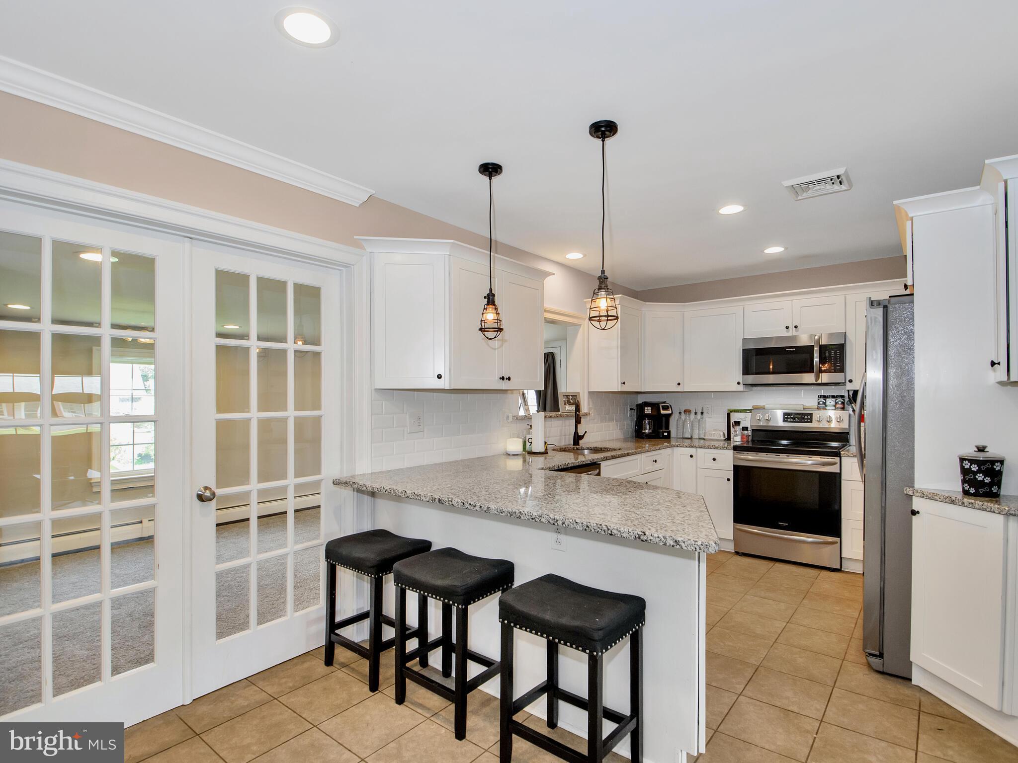 42 Umber Road Levittown, PA 19056 - Photo 4 of 19 Gallery Image 4
