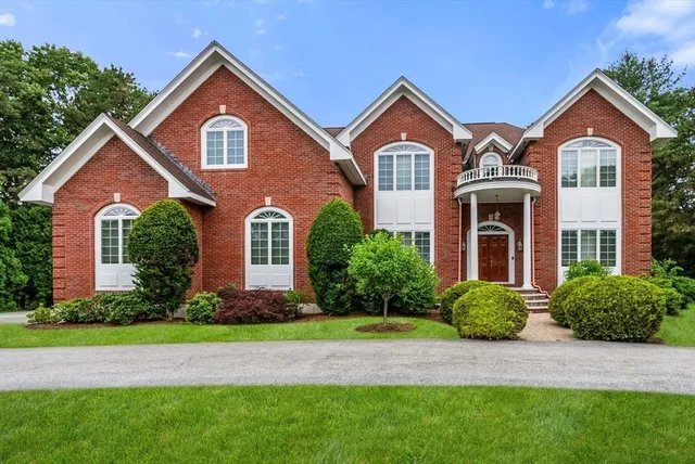 $2,600,000 | 30 Page Road, Weston, MA 02493
