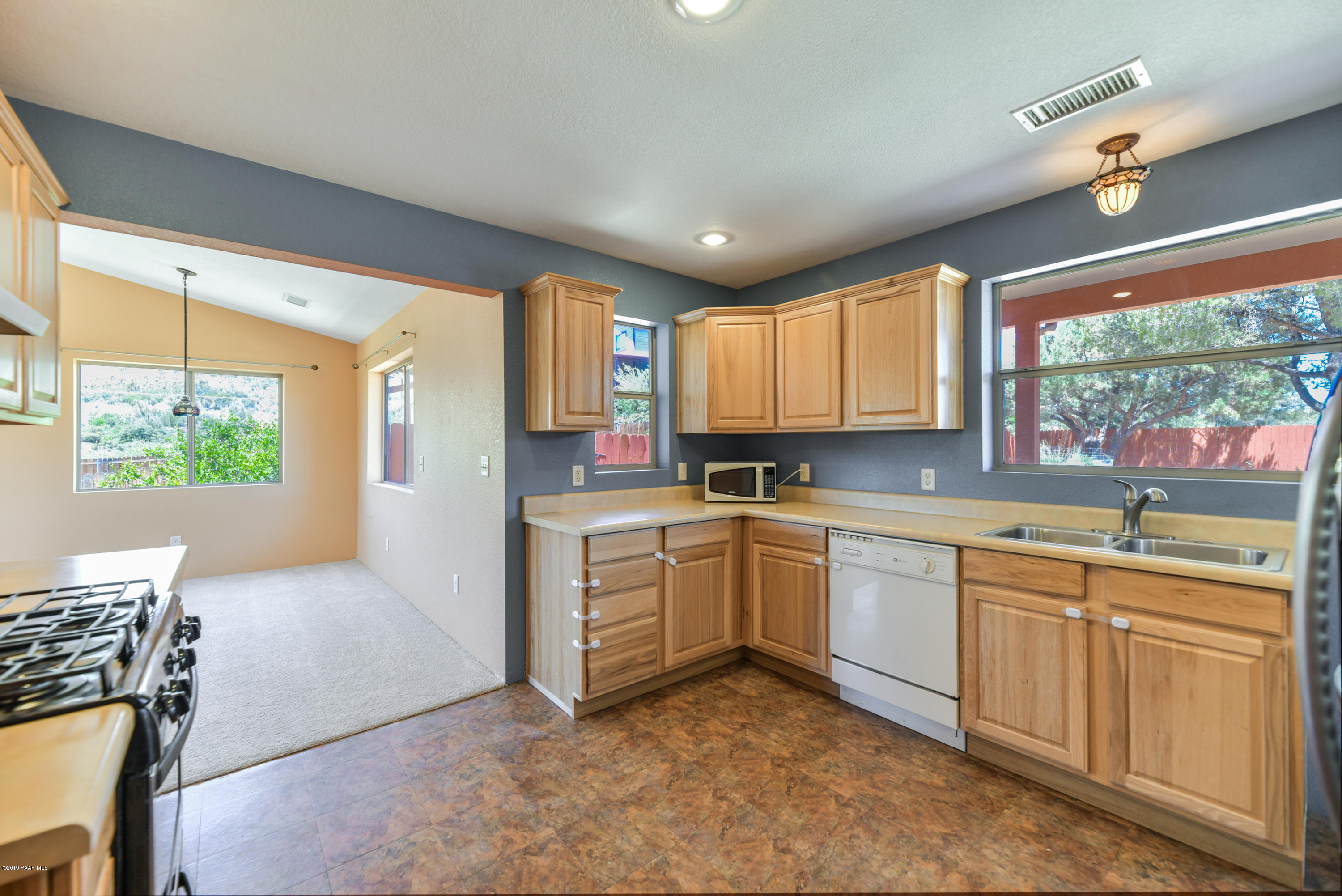 1901 North Topaz Road Prescott, AZ 86301 - Photo 8 of 27 Kitchen Opens to the Dining Room
