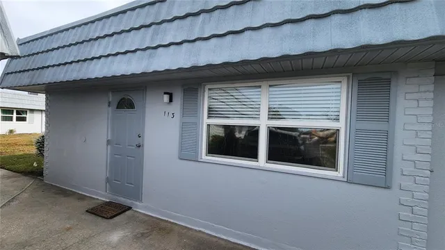 $2,000 | 202 Bedford Trail, Unit 113, Sun City Center, FL 33573