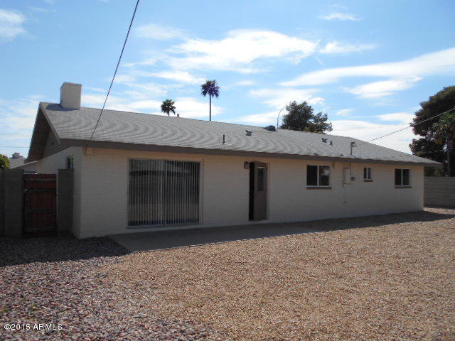 4 East Del Rio Drive Tempe, AZ 85282 - Photo 20 of 22 a front view of a house with a garage