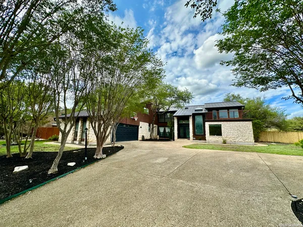 $775,000 | 201 Country Wood Drive, San Antonio, TX 78216