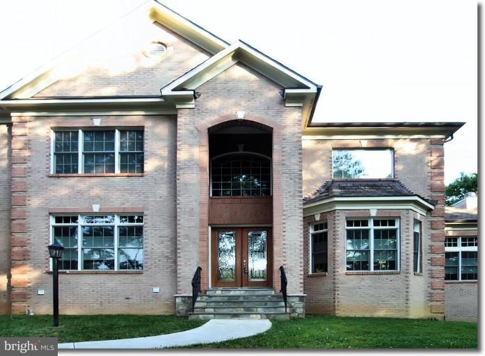 2181 Chain Bridge Road Vienna, VA 22182 - Photo 26 of 28 Exterior #2