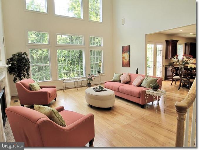 2181 Chain Bridge Road Vienna, VA 22182 - Photo 10 of 28 Family Room