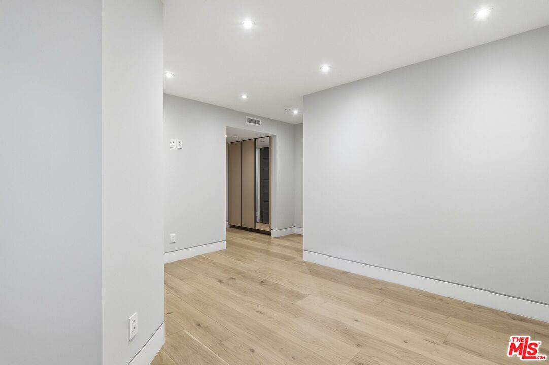 11769 Bellagio Road Los Angeles, CA 90049 - Photo 14 of 25