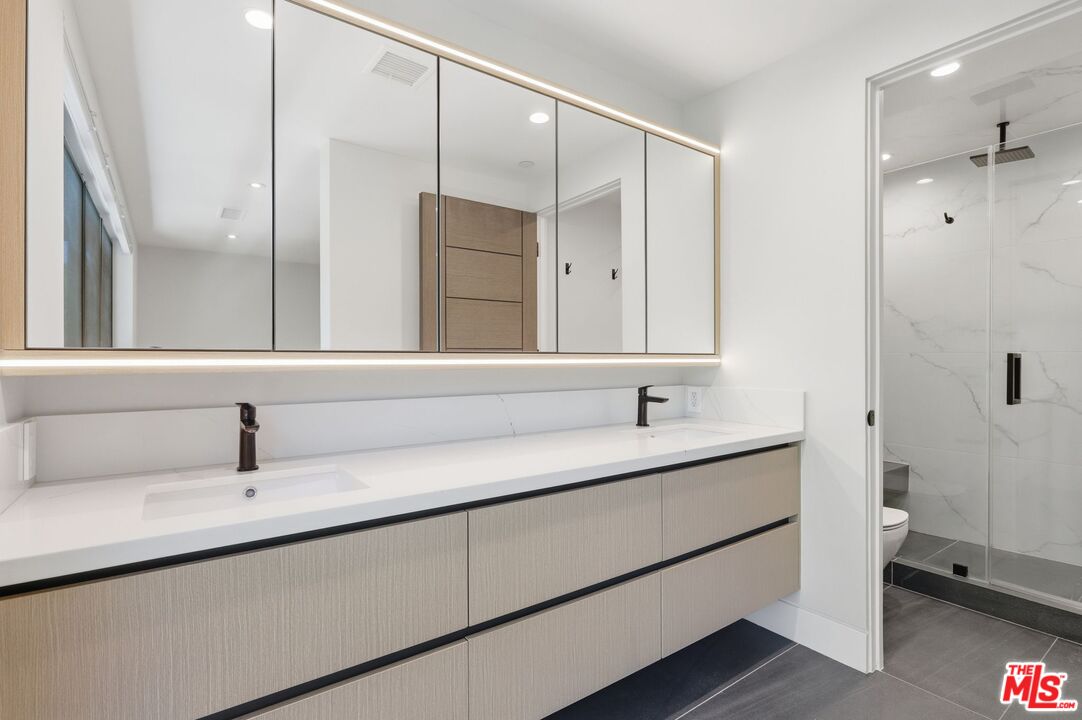 11769 Bellagio Road Los Angeles, CA 90049 - Photo 18 of 25