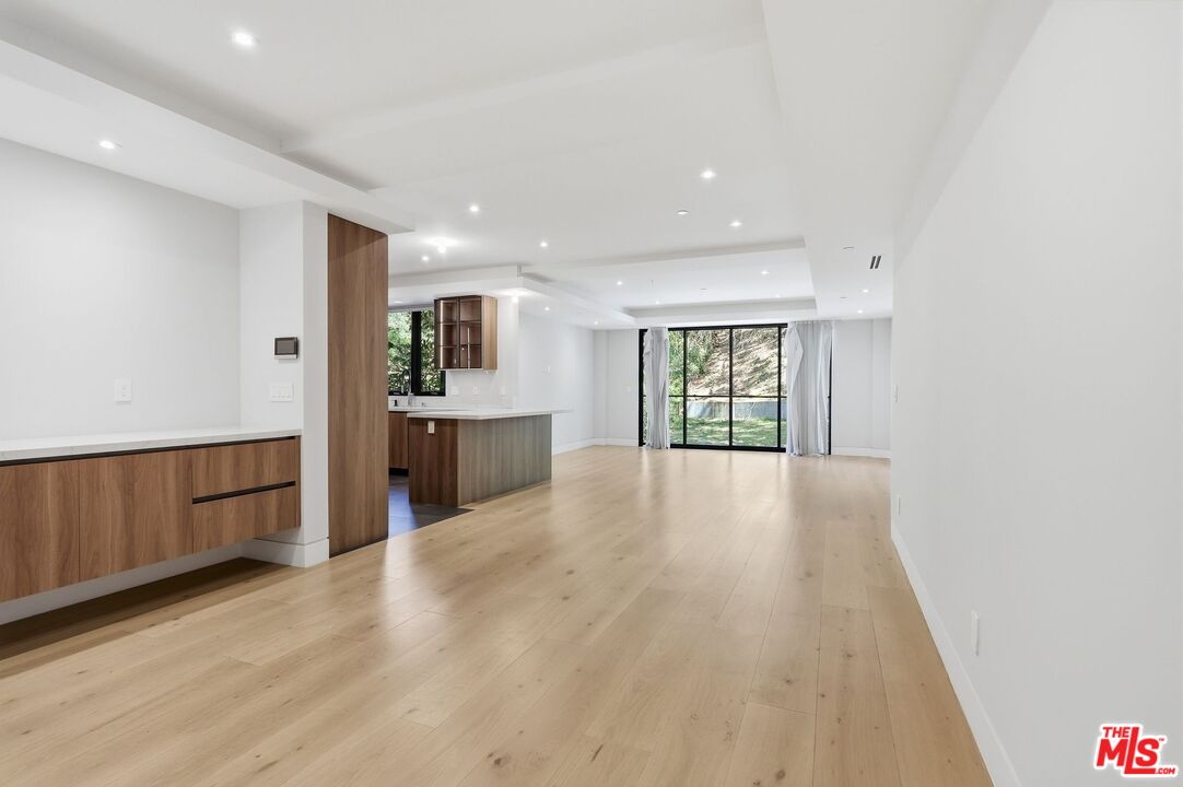 11769 Bellagio Road Los Angeles, CA 90049 - Photo 22 of 25