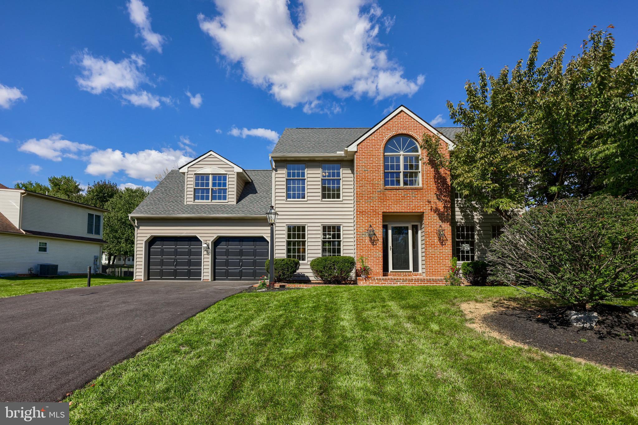 325 North Farm Drive Lititz, PA 17543 - Photo 2 of 54