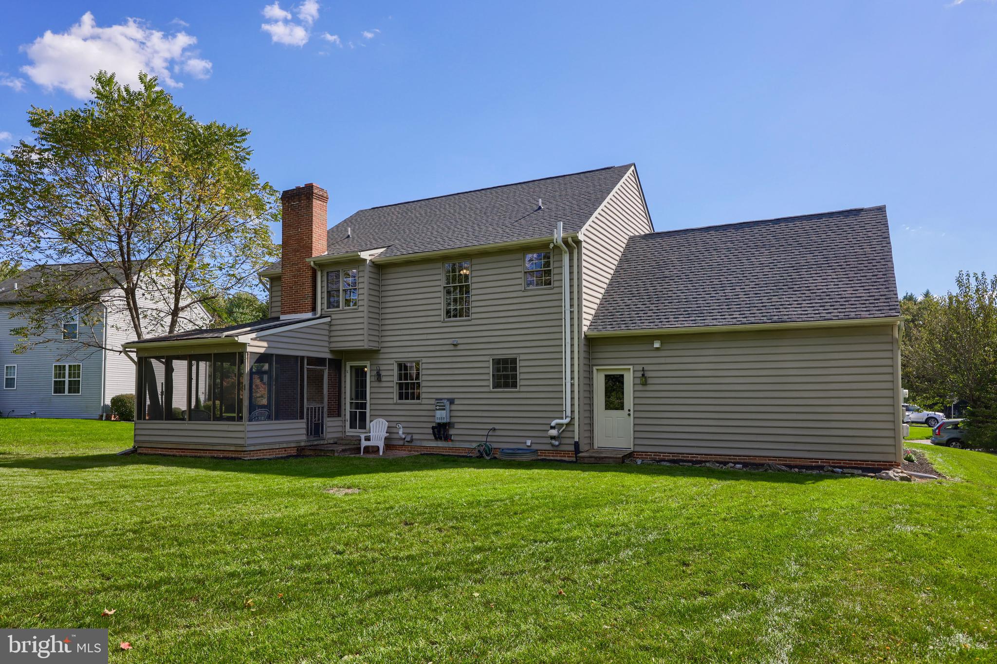 325 North Farm Drive Lititz, PA 17543 - Photo 3 of 54