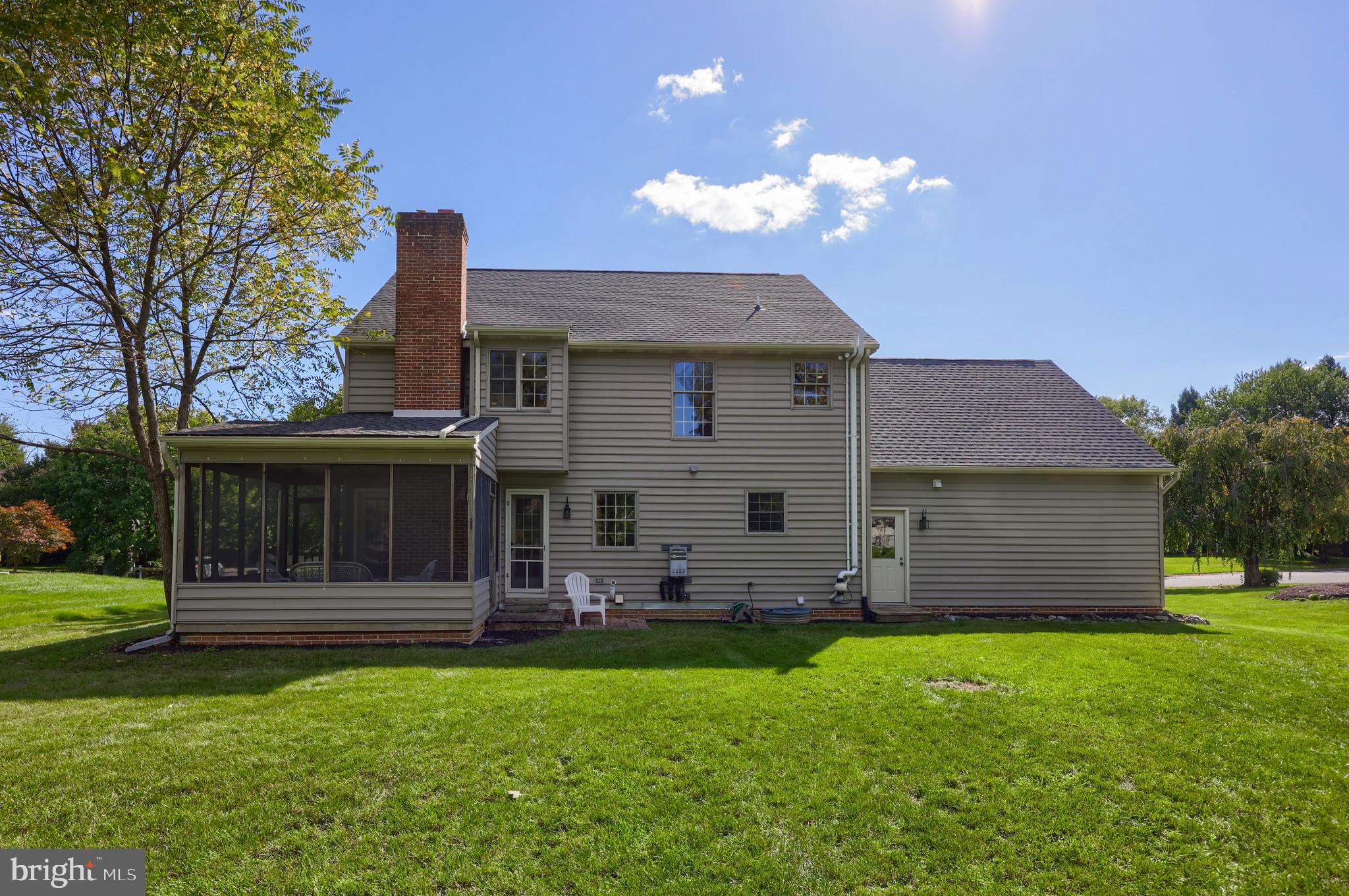 325 North Farm Drive Lititz, PA 17543 - Photo 4 of 54