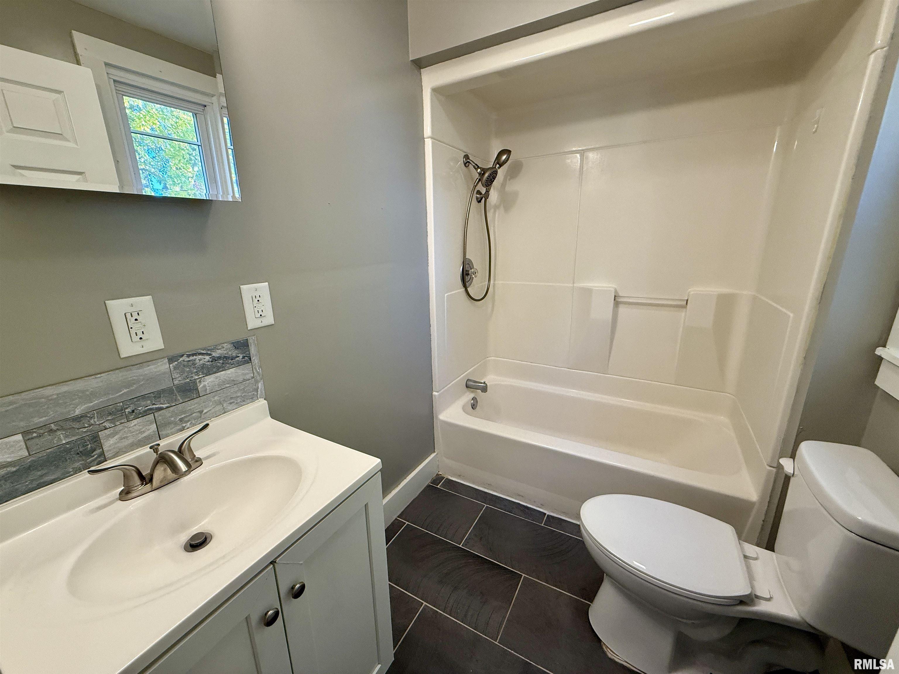 443 Fifer Street Galesburg, IL 61401 - Photo 19 of 27