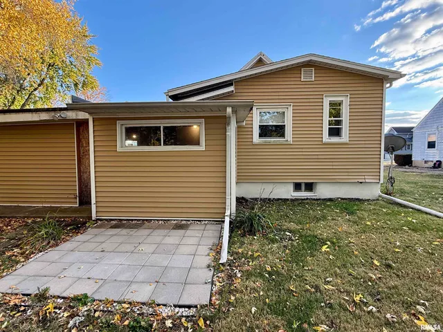 $110,000 | 443 Fifer Street, Galesburg, IL 61401