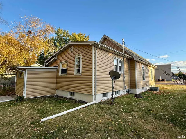 $110,000 | 443 Fifer Street, Galesburg, IL 61401