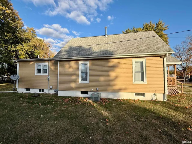 $110,000 | 443 Fifer Street, Galesburg, IL 61401
