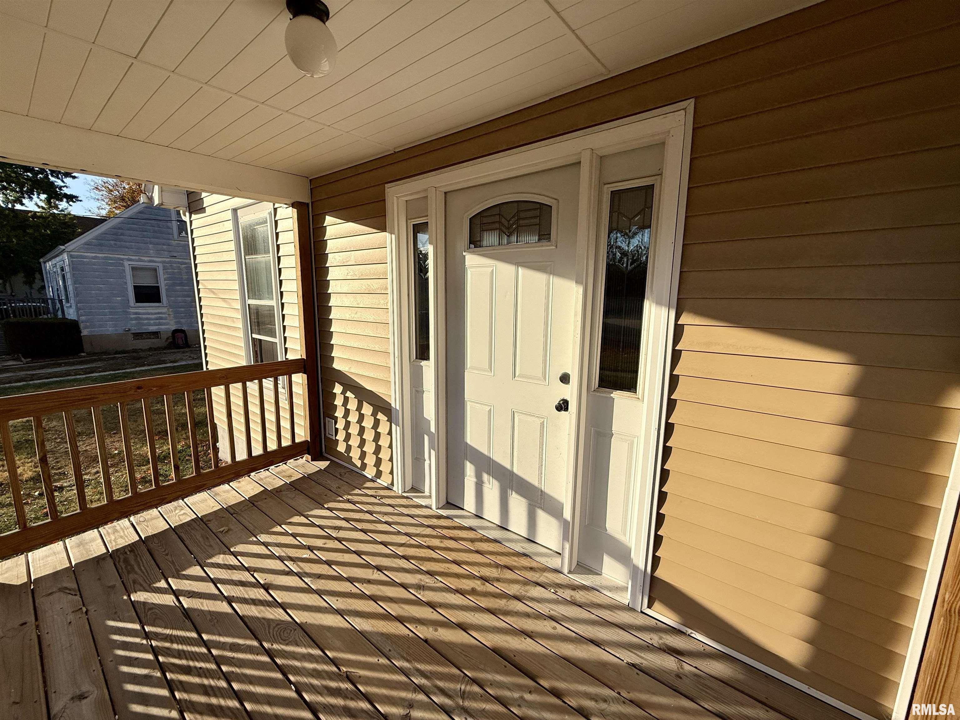 443 Fifer Street Galesburg, IL 61401 - Photo 4 of 27