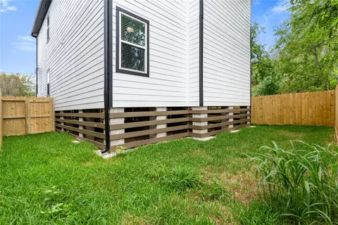 $525,000 | 1319 East 35th Street, Houston, TX 77022