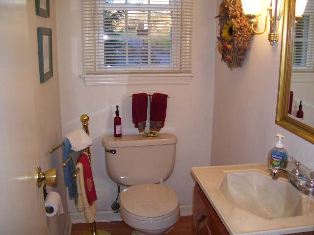9 Oak Road Bethlehem, NY 12054 - Photo 8 of 11 Photo 8
