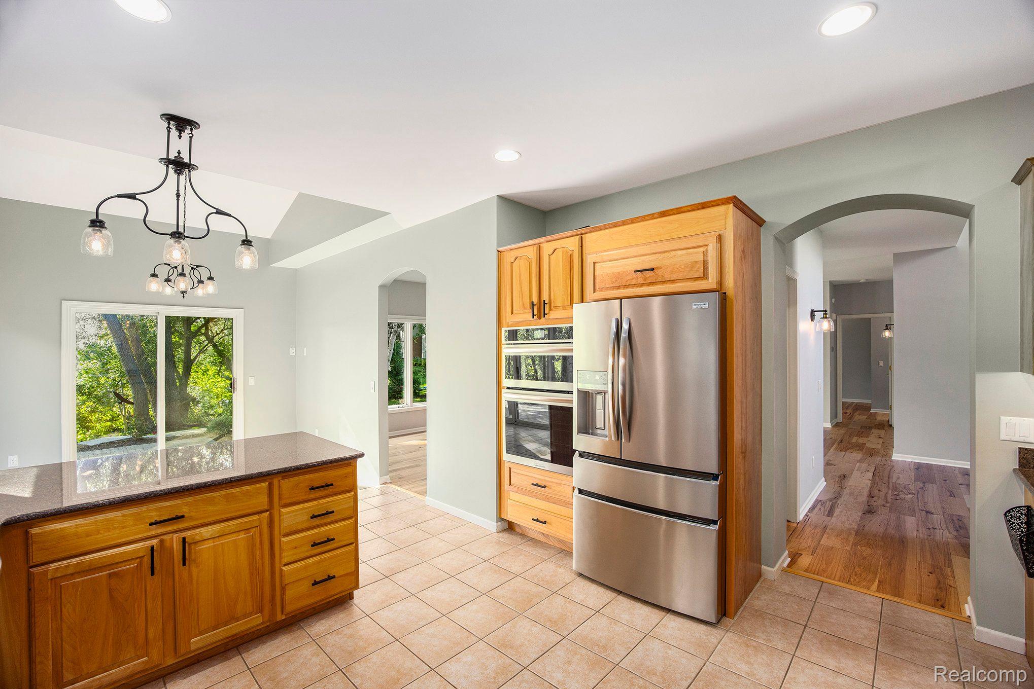 1460 Kentfield Drive Rochester, MI 48307 - Photo 12 of 46 Gallery Image 12