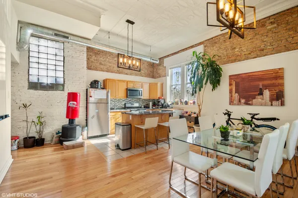 $2,800 | 2048 West Evergreen Avenue, Unit 1, Chicago, IL 60622