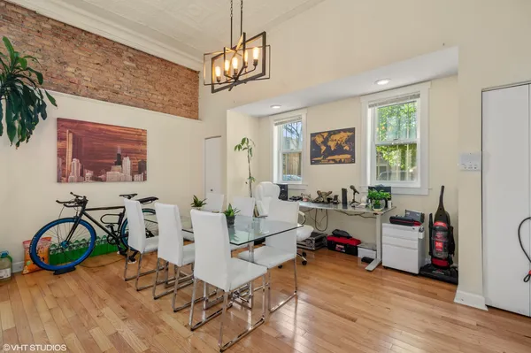 $2,800 | 2048 West Evergreen Avenue, Unit 1, Chicago, IL 60622