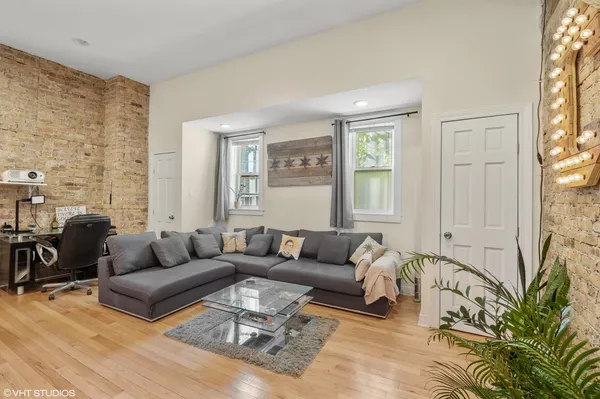 $2,800 | 2048 West Evergreen Avenue, Unit 1, Chicago, IL 60622