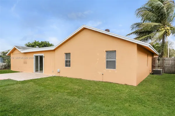 $2,750 | 10404 Oliver Lane, Royal Palm Beach, FL 33411