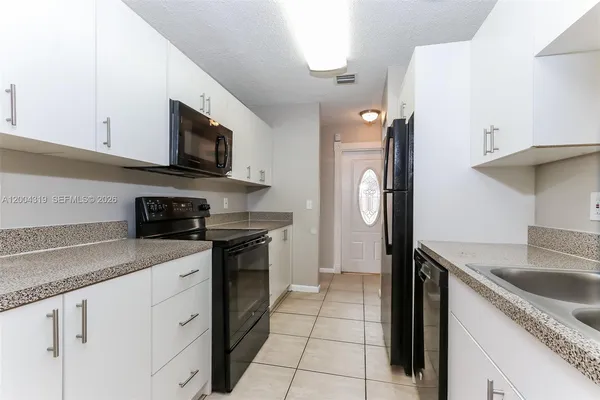 $2,750 | 10404 Oliver Lane, Royal Palm Beach, FL 33411