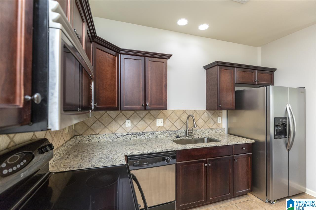1004 Riviera Drive Calera, AL 35040 - Photo 10 of 38