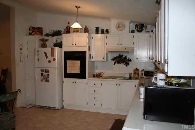 464 Beaver Dam Road Henderson, NC 27537 - Photo 9 of 12 Additional view of kitchen