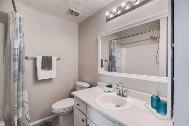 $2,400 | 6413 Wedgewood Trace, Tucker, GA 30084