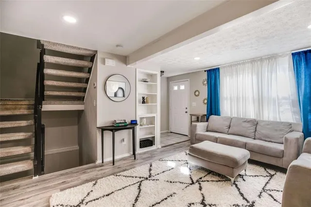 $2,400 | 6413 Wedgewood Trace, Tucker, GA 30084