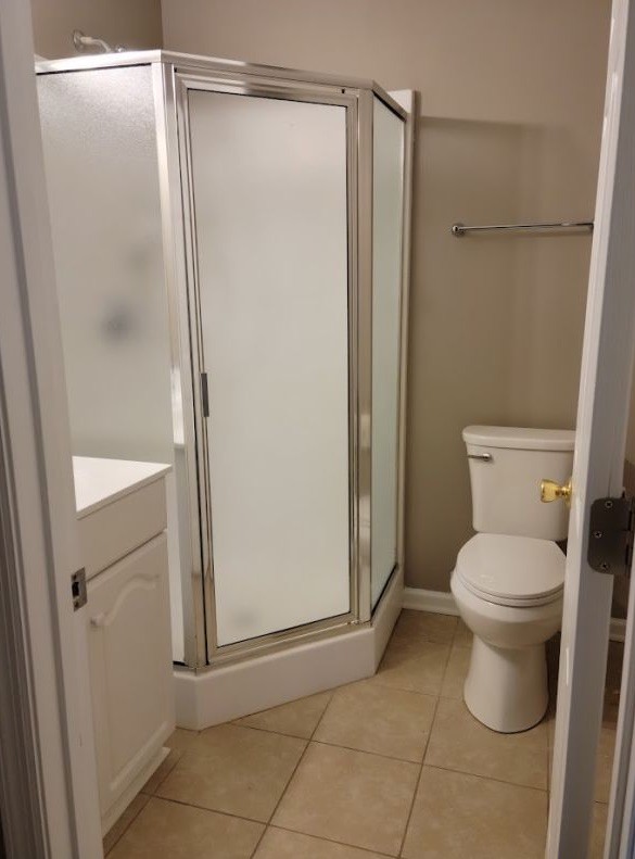 2006 Cody Drive Lebanon, TN 37087 - Photo 13 of 18 a bathroom with a toilet and a shower