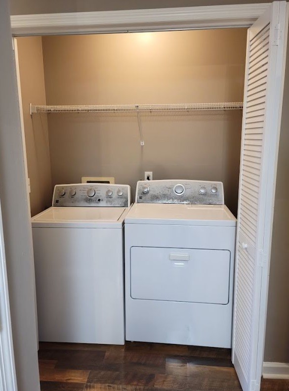 2006 Cody Drive Lebanon, TN 37087 - Photo 8 of 18 a utility room with dryer and washer