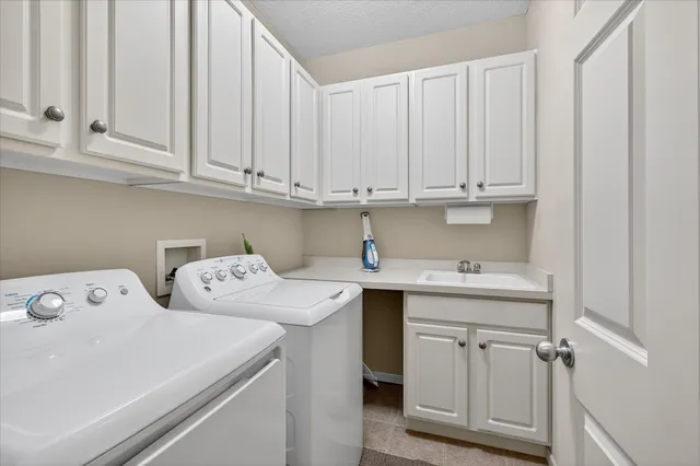 $590,000 | 18624 48th Avenue North, Plymouth, MN 55446