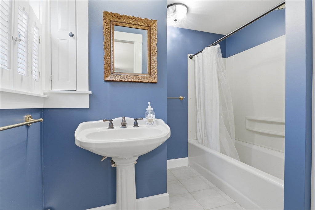 384 Pearl Hill Road Fitchburg, MA 01420 - Photo 10 of 41