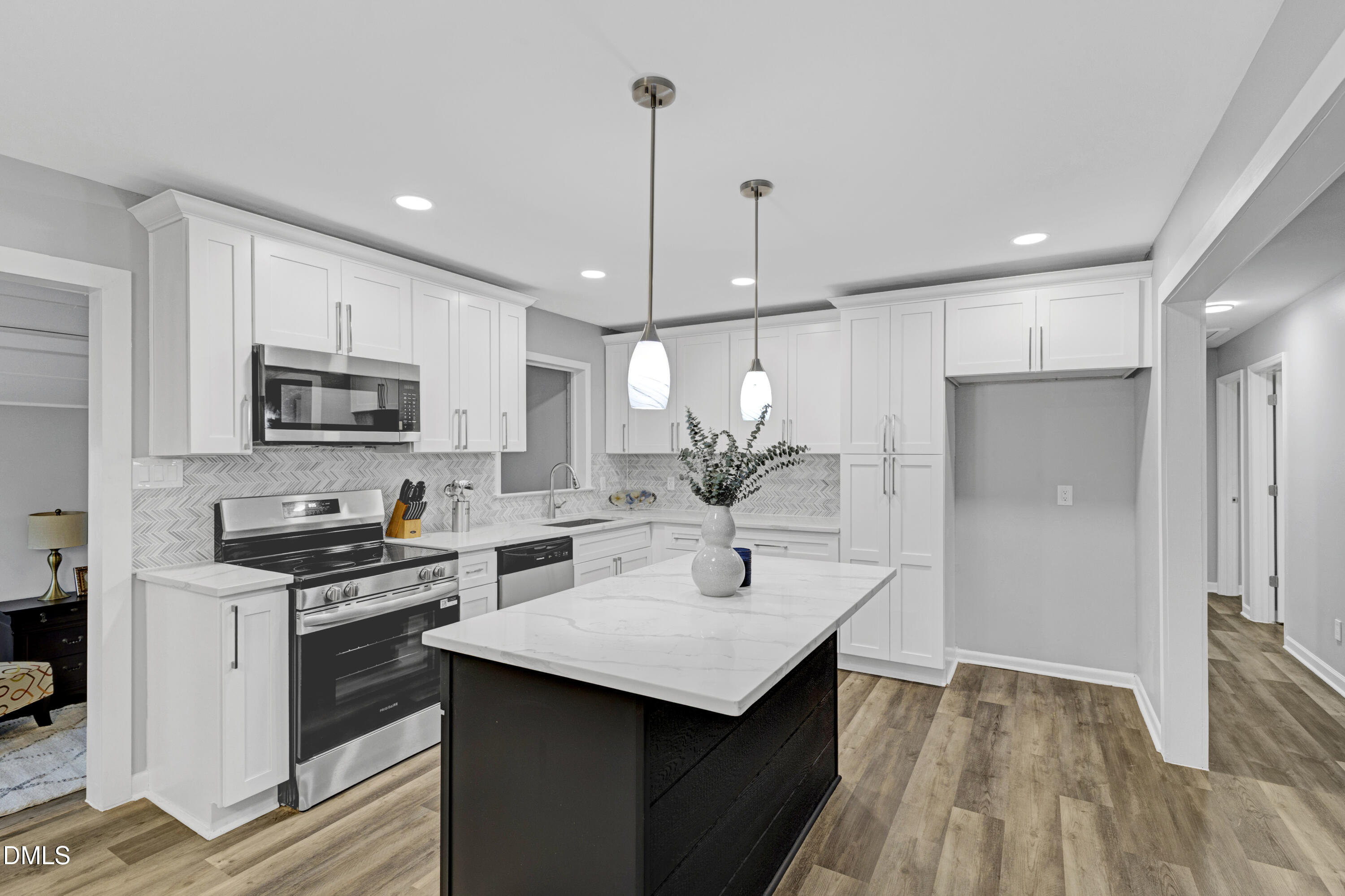 829 Greenwich Street Raleigh, NC 27610 - Photo 5 of 31 CY1A6659