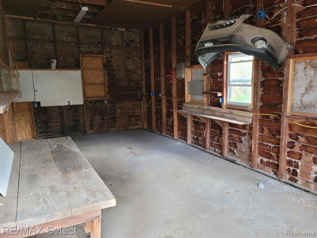 6556 East River Road Flushing, MI 48433 - Photo 7 of 8